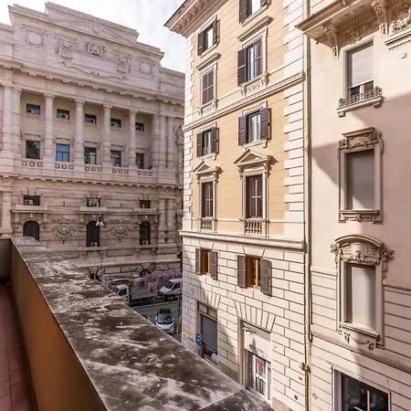 Downtown Srl - The Great Court *