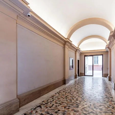 Downtown Srl - The Great Court Lejlighed Rom