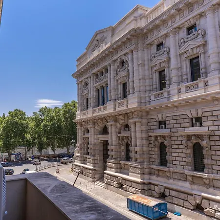Downtown Srl - The Great Court Апартаменты *