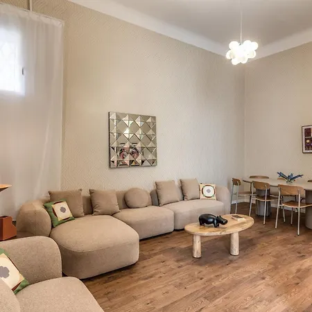 Downtown Srl - The Great Court Рим
